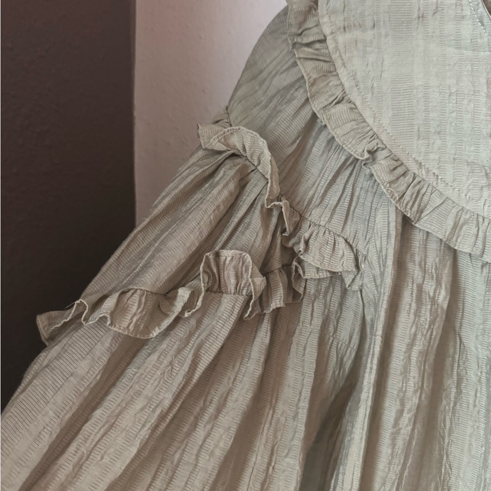 Urban Outfitters Sage Ruffled Blouse XS - Picture 4 of 6